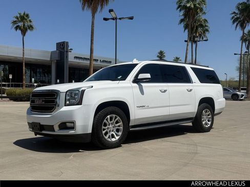 Used 2017 GMC Yukon XL SLT w/ Open Road Package image 2