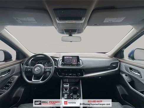 Used 2021 Nissan Rogue SV image 10