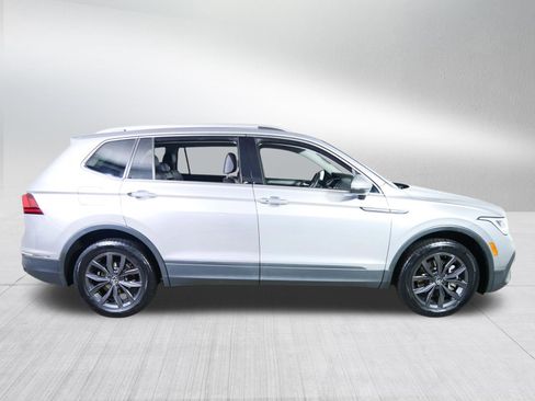 Used 2022 Volkswagen Tiguan SE FWD image 8