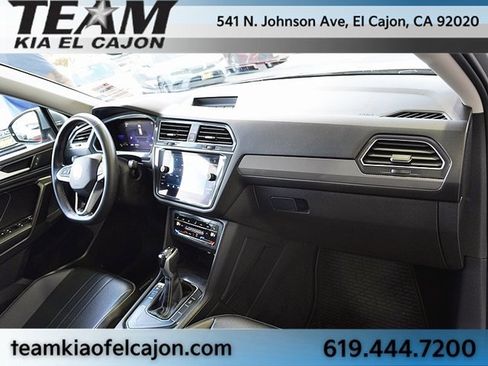 Used 2022 Volkswagen Tiguan SE image 9