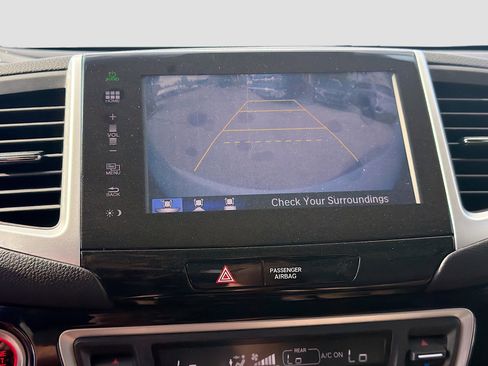 Used 2016 Honda Pilot Touring image 31