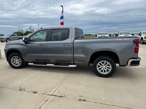 Used 2021 Chevrolet Silverado 1500 LT w/ Bed Protection Package AWD/4WD image 2