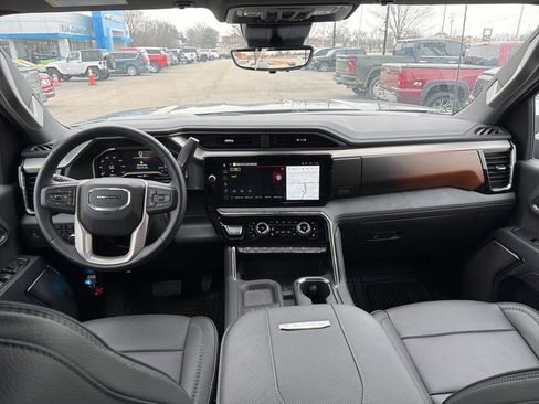 Used 2025 GMC Sierra 2500 Denali w/ Denali Reserve Package image 5