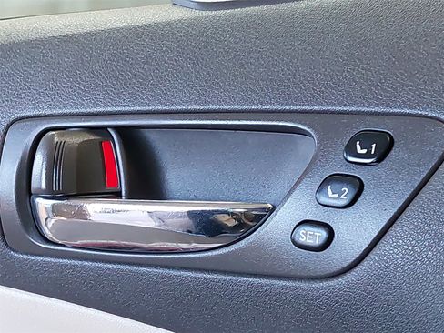 Used 2011 Lexus ES 350 image 32