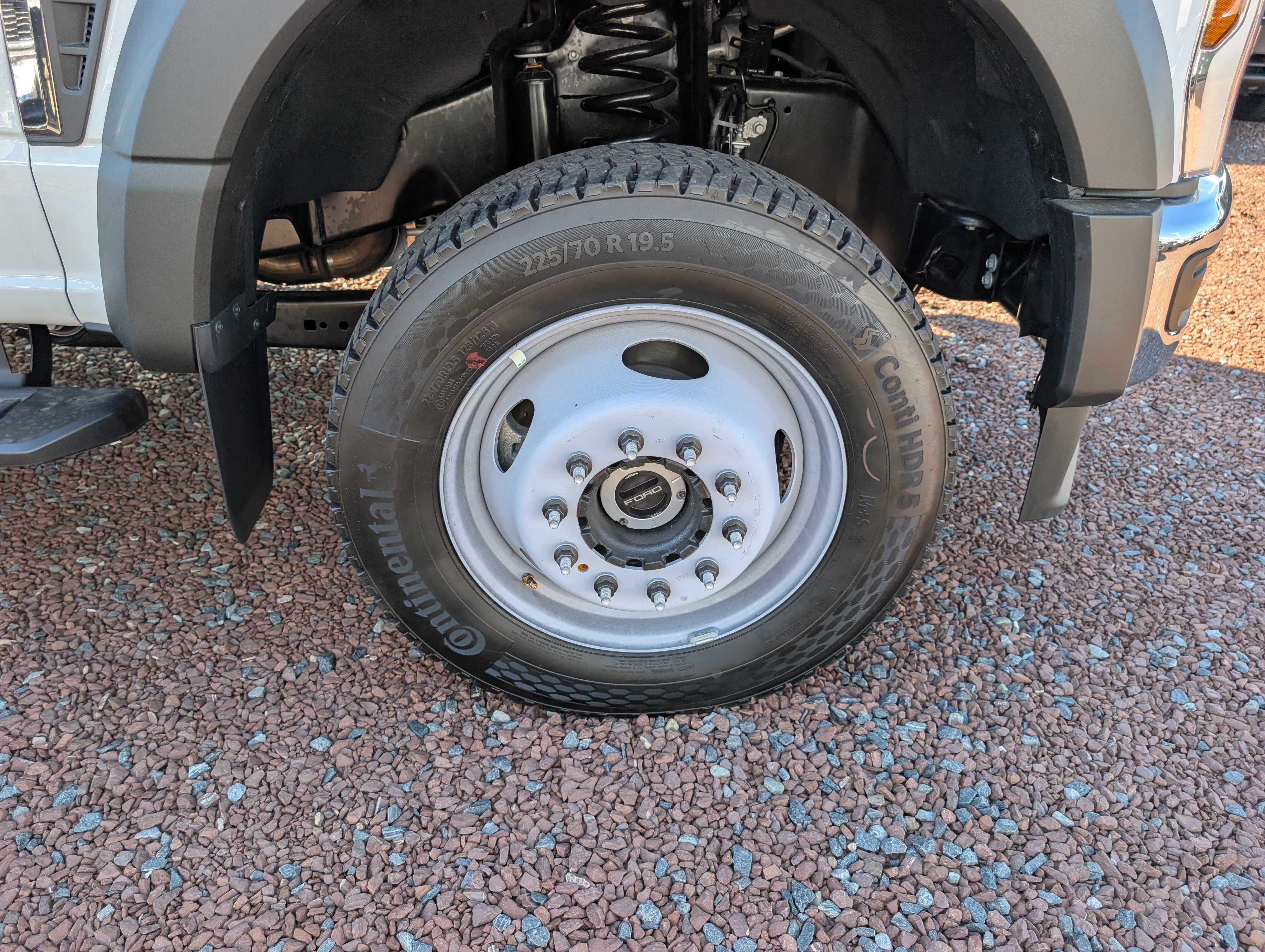 New 2026 Ford F550 4x4 Regular Cab Super Duty image 5