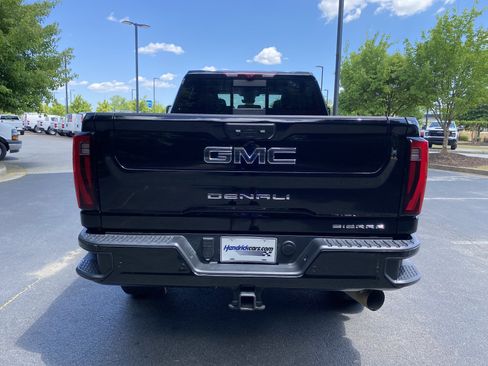 Used 2024 GMC Sierra 2500 Denali Ultimate image 8