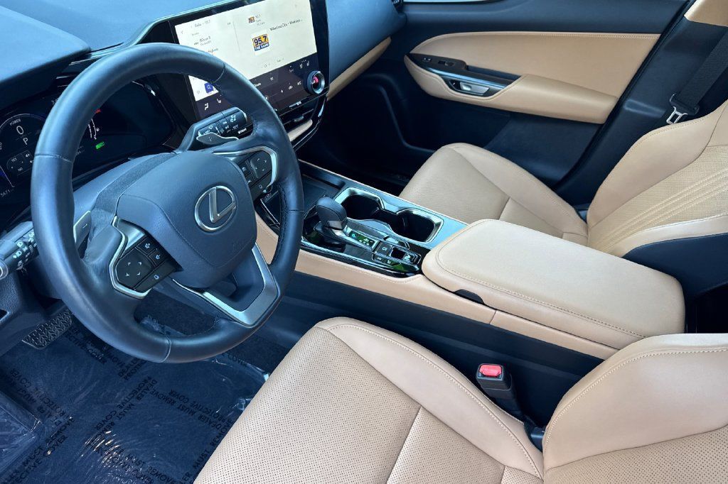 Certified 2026 Lexus NX 350h AWD w/ Accessory Package (2T) image 11