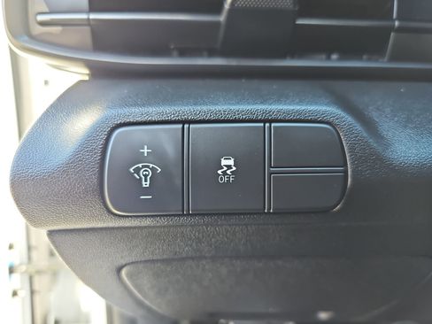 Certified 2025 Hyundai Elantra Sport image 29