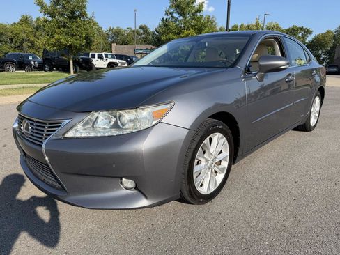 Used 2014 Lexus ES 300h w/ Luxury Package w/Bamboo Trim FWD image 1