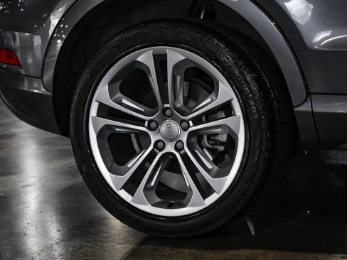 Used 2018 Audi Q3 2.0T Premium Plus w/ Premium Plus Package AWD/4WD image 50