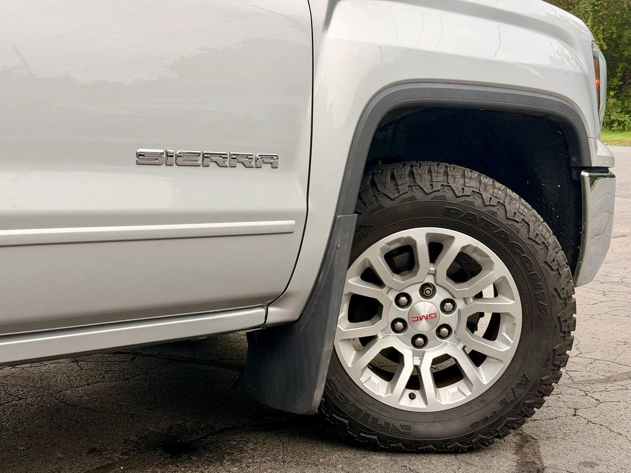 Used 2016 GMC Sierra 1500 SLE w/ SLE Value Package AWD/4WD image 9