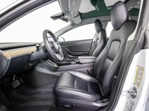 Used 2018 Tesla Model 3 Long Range image 9