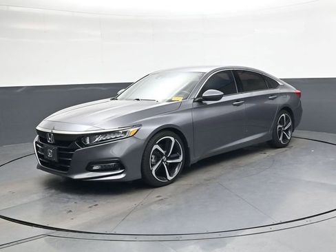 Used 2018 Honda Accord Sport image 9