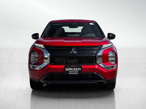 New 2026 Mitsubishi Outlander LE image 2