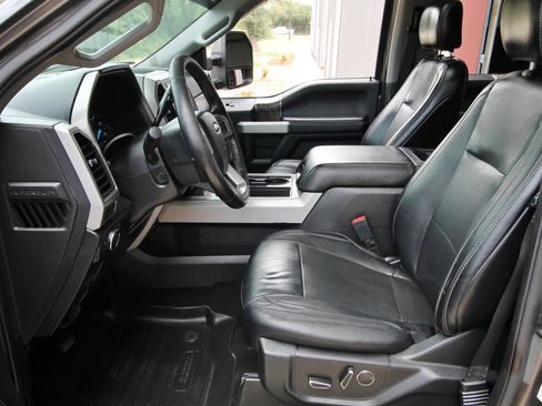 Used 2019 Ford F250 Lariat w/ Lariat Ultimate Package AWD/4WD image 23
