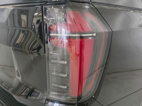 Certified 2025 Chevrolet Tahoe LS AWD/4WD image 15