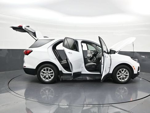 Used 2023 Chevrolet Equinox LS FWD image 33