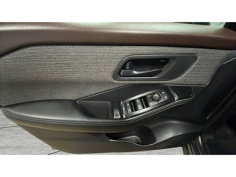 Used 2021 Nissan Rogue S AWD/4WD image 8