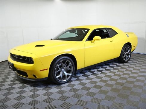 Used 2017 Dodge Challenger SXT Plus image 5