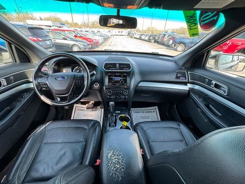 Used 2016 Ford Explorer XLT w/ Equipment Group 202A image 14