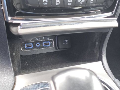 Used 2020 Jeep Grand Cherokee Limited AWD/4WD image 22