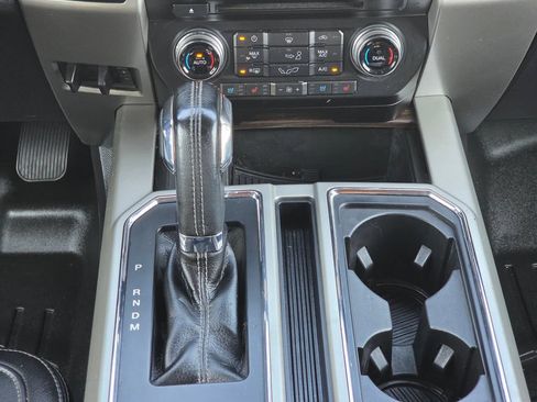 Used 2017 Ford F150 Lariat w/ Equipment Group 502A Luxury AWD/4WD image 18