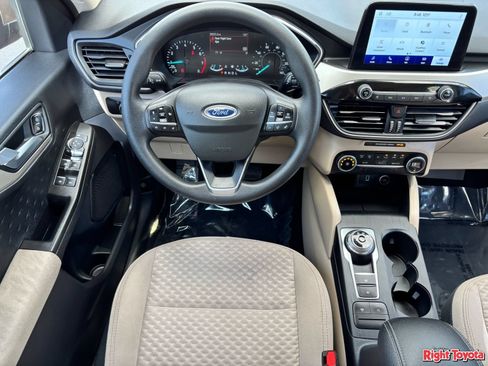 Used 2020 Ford Escape SE FWD image 16