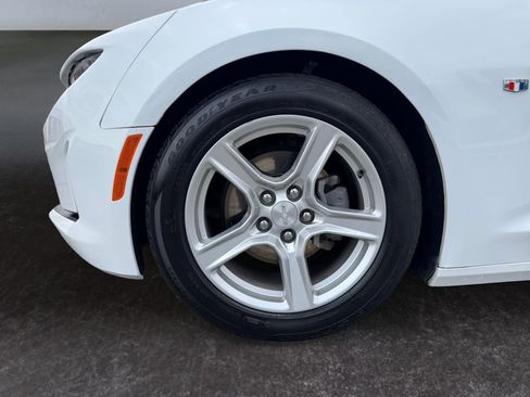 Used 2023 Chevrolet Camaro LT image 9