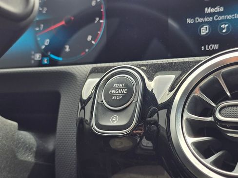 Used 2022 Mercedes-Benz A 220 4MATIC image 35