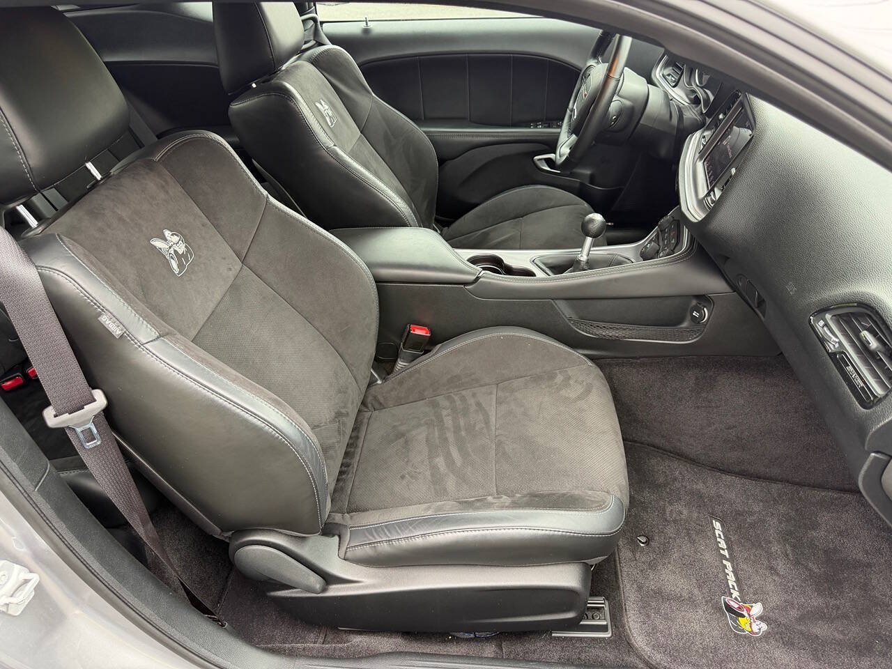 Used 2017 Dodge Challenger R/T Scat Pack RWD image 18