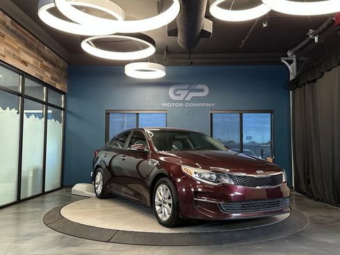 Used 2018 Kia Optima LX w/ Convenience Package FWD image 1
