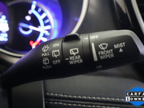 Used 2024 Chrysler Pacifica Select image 40