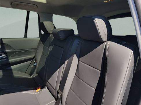 Certified 2026 Mercedes-Benz GLS 450 4MATIC image 9