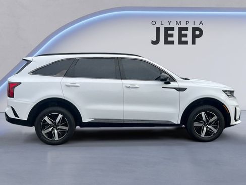 Used 2021 Kia Sorento EX w/ Panoramic Sunroof Package image 7