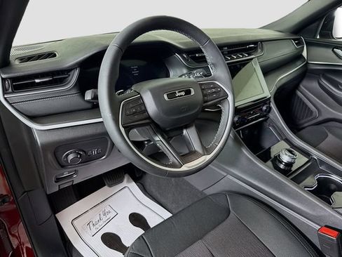 New 2025 Jeep Grand Cherokee L Laredo AWD/4WD image 9