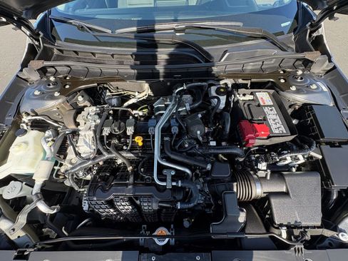 Used 2025 Nissan Altima 2.5 SV FWD image 33
