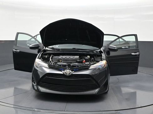 Used 2018 Toyota Corolla LE image 34