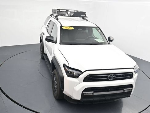 Used 2025 Toyota 4Runner SR5 AWD/4WD image 25