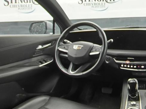 Used 2025 Cadillac XT4 Premium Luxury FWD image 16