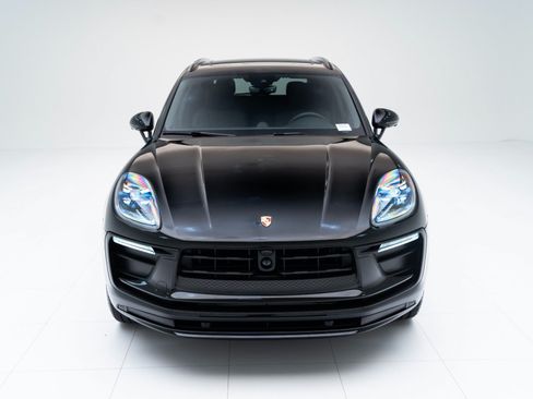 Certified 2026 Porsche Macan AWD/4WD image 6