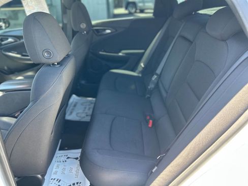 Used 2020 Chevrolet Malibu LT FWD image 16