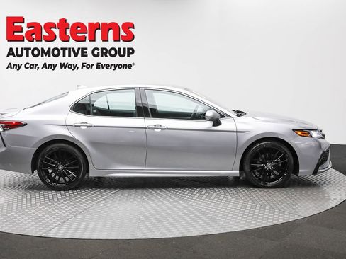 Used 2023 Toyota Camry XSE FWD image 4