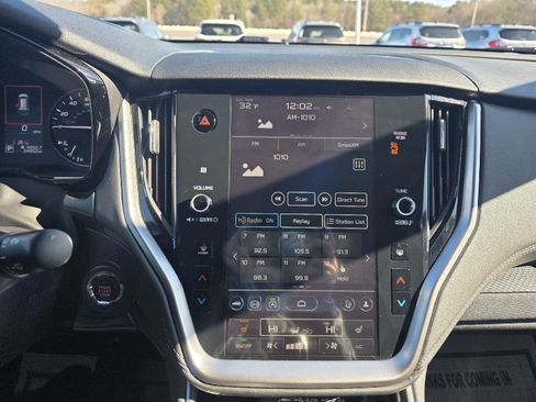 Used 2025 Subaru Outback Premium image 19