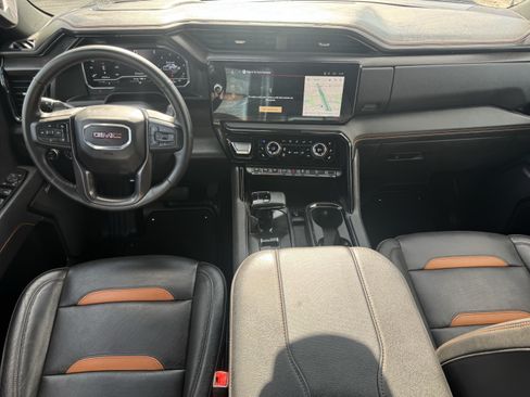 Used 2025 GMC Sierra 1500 AT4 w/ Technology Package AWD/4WD image 10