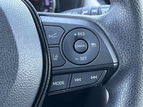 Used 2020 Toyota RAV4 XLE FWD image 30