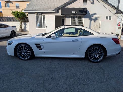 Used 2019 Mercedes-Benz SL 550 image 8