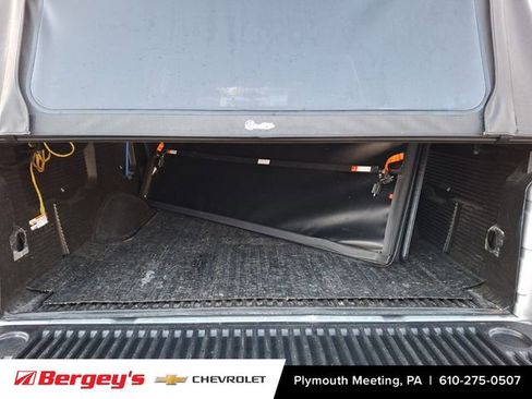 Used 2015 Nissan Titan SV w/ SV Value Truck Package image 31