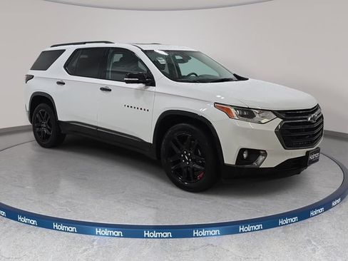 Used 2019 Chevrolet Traverse Premier w/ Redline Edition AWD/4WD image 4