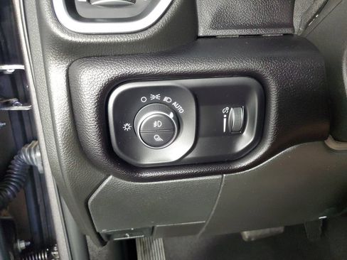 Used 2025 RAM 2500 Big Horn AWD/4WD image 28
