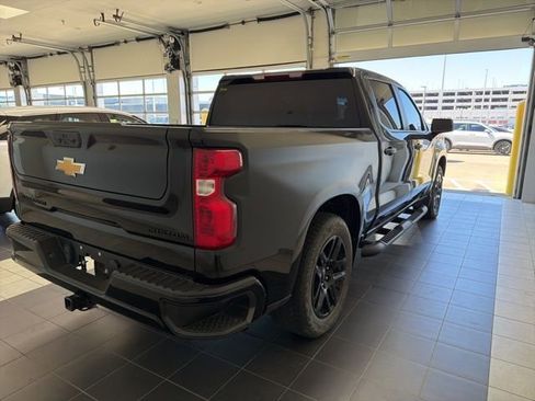 Used 2024 Chevrolet Silverado 1500 Custom w/ Turbomax Blackout Package image 3